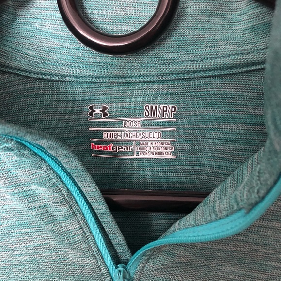 Under Armor Quarter Zip - Picture 4 of 6